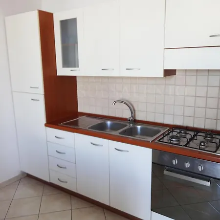 Solaris Da 8 A 12 Posti 펜션 토레 모차